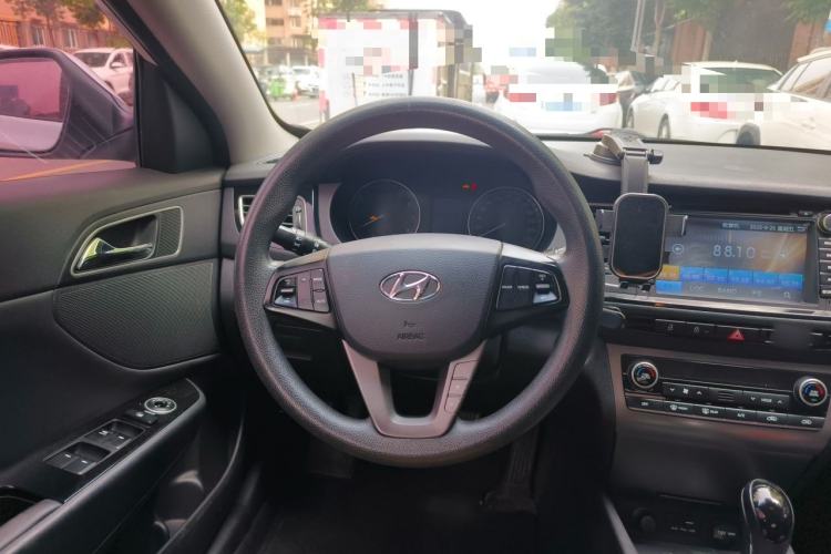 Used Hyundai Mistra 2014 1.8L Automatic Smart GLS Steering Wheel