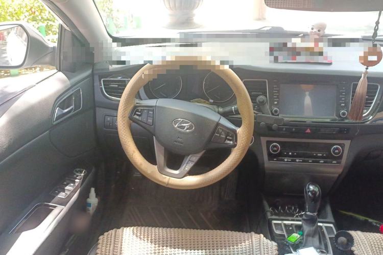 Used Hyundai Mistra 2014 1.8L Automatic Smart GLS Steering Wheel
