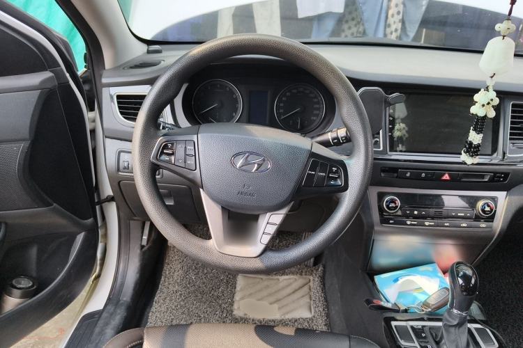 Used Hyundai Mistra 2014 1.8L Automatic Smart GLS Steering Wheel