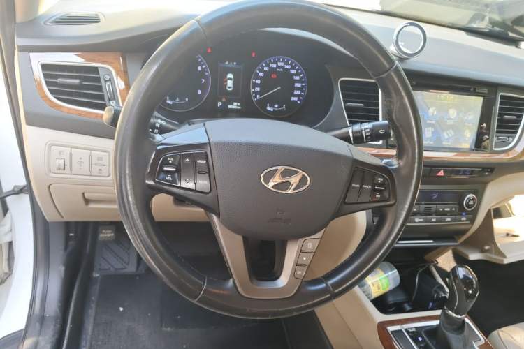 Used Hyundai Mistra 2014 1.8L Automatic Deluxe DLX Model Steering Wheel