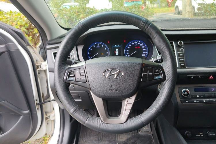 Used Hyundai Mistra 2014 1.8L Automatic Deluxe DLX Model Steering Wheel