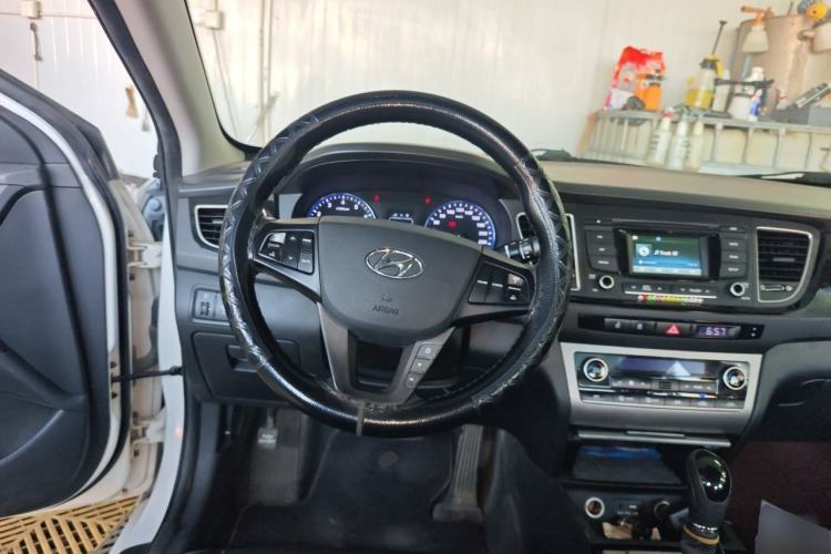 Used Hyundai Mistra 2014 1.8L Automatic Smart GLS Steering Wheel