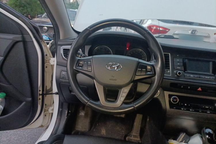 Used Hyundai Mistra 2014 1.8L Automatic Deluxe DLX Model Steering Wheel