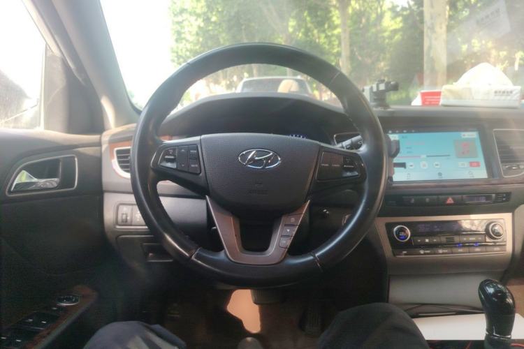 Used Hyundai Mistra 2014 1.8L Automatic Deluxe DLX Model Steering Wheel