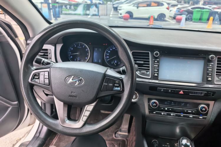 Used Hyundai Mistra 2014 1.8L Automatic Smart GLS Steering Wheel