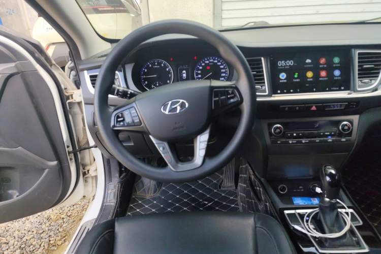 Used Hyundai Mistra 2014 1.8L Automatic Smart GLS Steering Wheel