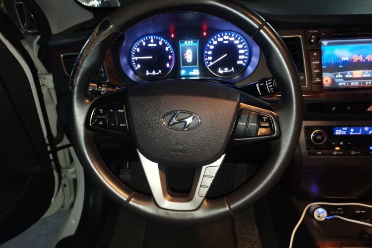 Used Hyundai Mistra 2014 1.8L Automatic Deluxe DLX Model Steering Wheel
