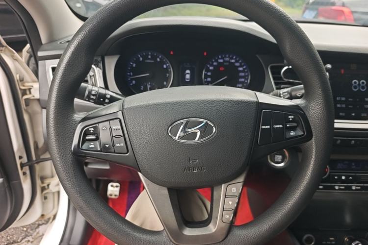 Used Hyundai Mistra 2014 1.8L Automatic Smart GLS Steering Wheel