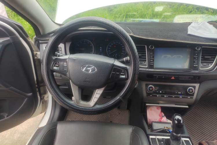 Used Hyundai Mistra 2014 1.8L Automatic Smart GLS Steering Wheel