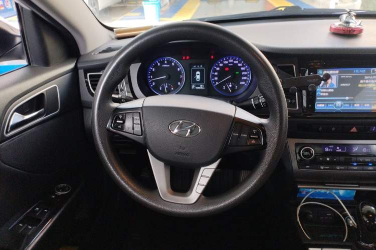 Used Hyundai Mistra 2014 1.8L Automatic Smart GLS Steering Wheel