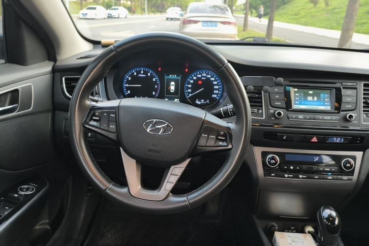 Used Hyundai Mistra 2014 1.8L Automatic Deluxe DLX Model Steering Wheel