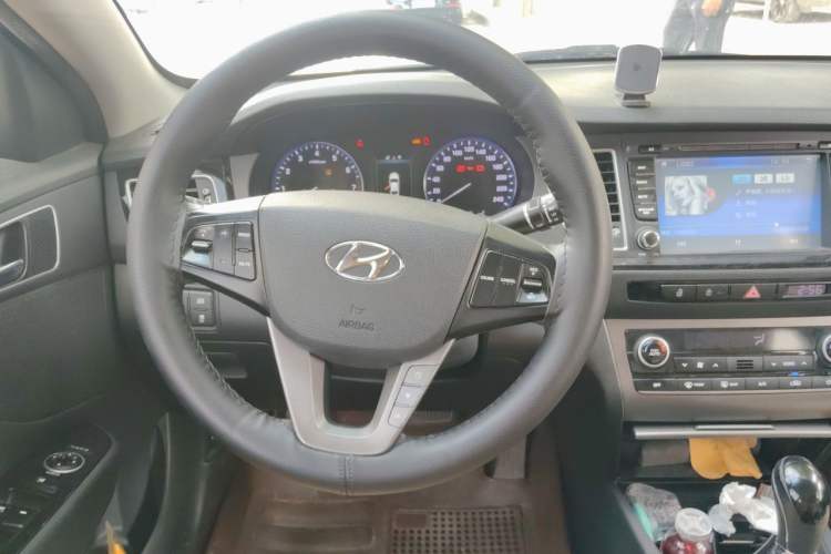 Used Hyundai Mistra 2014 1.8L Automatic Deluxe DLX Model Steering Wheel