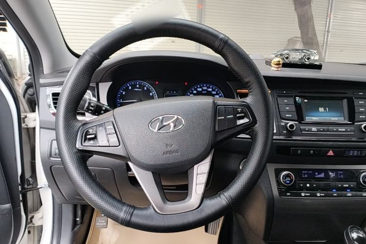 Used Hyundai Mistra 2014 1.8L Automatic Smart GLS Steering Wheel