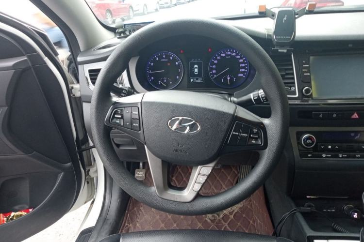 Used Hyundai Mistra 2014 1.8L Automatic Smart GLS Steering Wheel