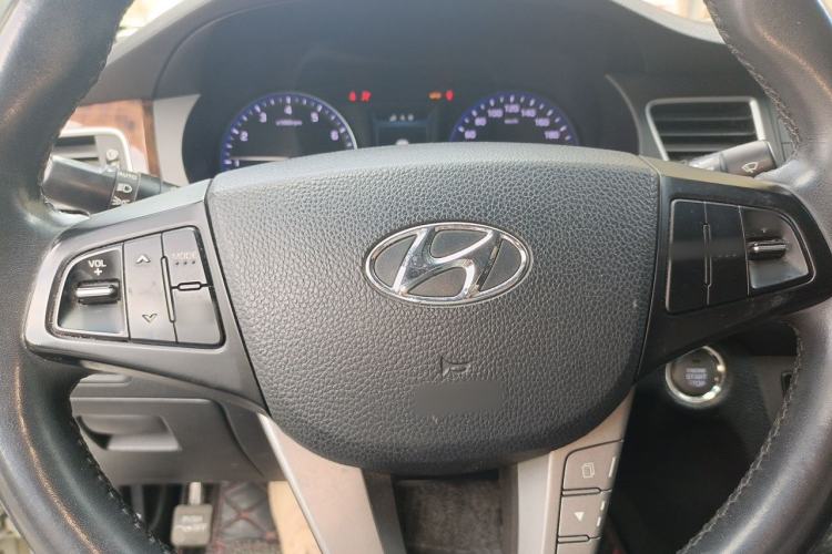 Used Hyundai Mistra 2014 1.8L Automatic Deluxe DLX Model Steering Wheel