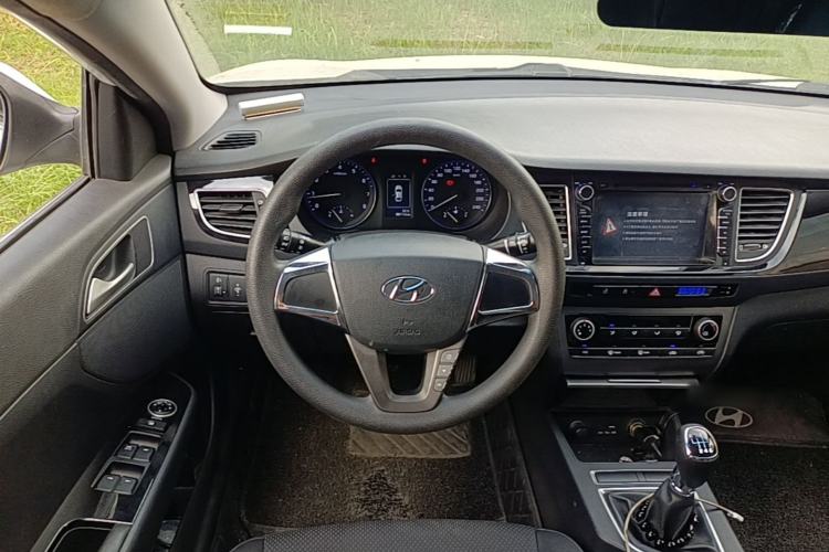 Used Hyundai Mistra 2014 1.8L Manual Comfort GL Model Steering Wheel