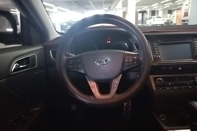 Used Hyundai Mistra 2014 1.8L Automatic Deluxe DLX Model Steering Wheel
