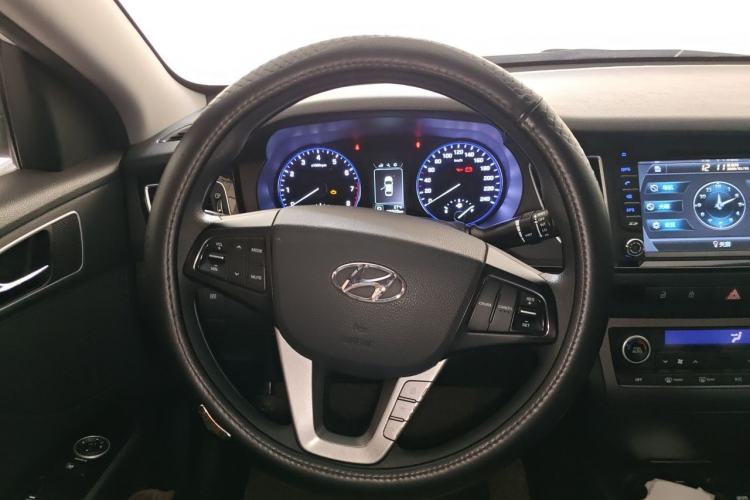 Used Hyundai Mistra 2014 1.8L Automatic Smart GLS Steering Wheel