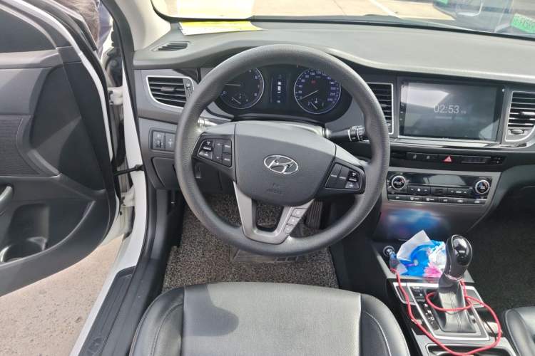 Used Hyundai Mistra 2014 1.8L Automatic Smart GLS Steering Wheel