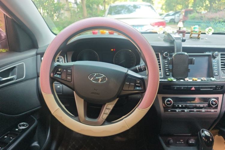 Used Hyundai Mistra 2014 1.8L Automatic Smart GLS Steering Wheel