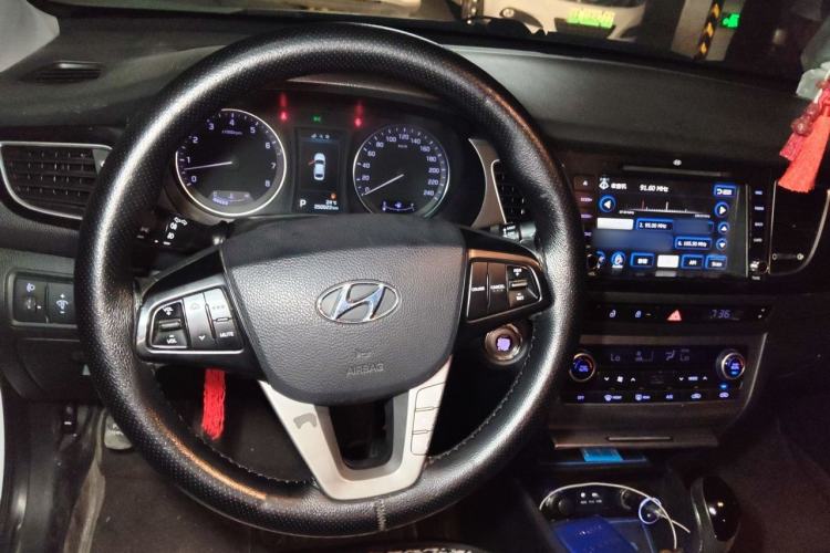 Used Hyundai Mistra 2014 1.8L Automatic Deluxe DLX Model Steering Wheel