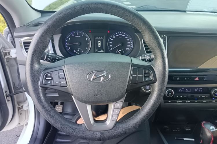 Used Hyundai Mistra 2014 1.8L Automatic Smart GLS Steering Wheel