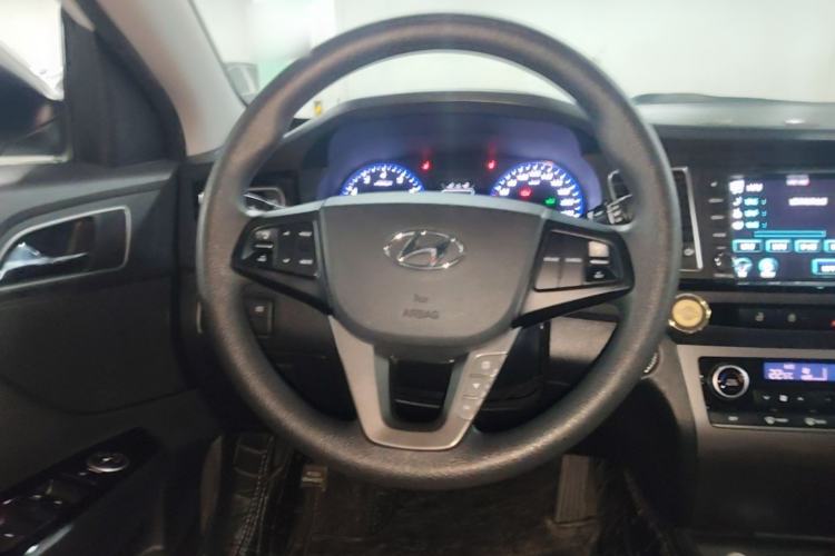 Used Hyundai Mistra 2014 1.8L Automatic Smart GLS Steering Wheel