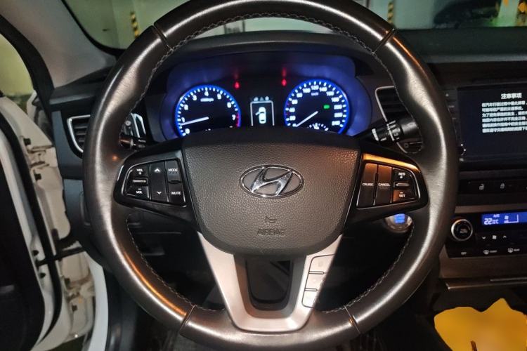 Used Hyundai Mistra 2014 1.8L Automatic Smart GLS Steering Wheel