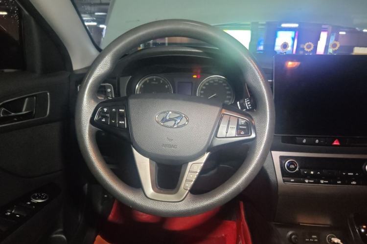 Used Hyundai Mistra 2014 1.8L Automatic Smart GLS Steering Wheel