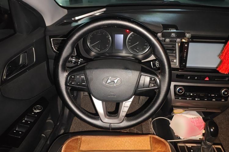 Used Hyundai Mistra 2014 1.8L Automatic Smart GLS Steering Wheel