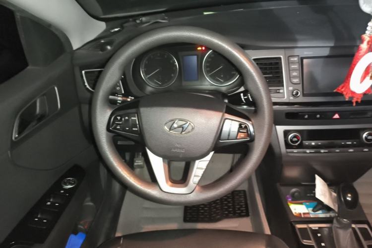 Used Hyundai Mistra 2014 1.8L Automatic Smart GLS Steering Wheel