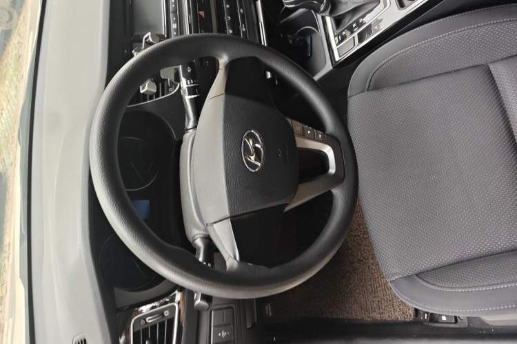 Used Hyundai Mistra 2014 1.8L Automatic Comfort Model GL Steering Wheel