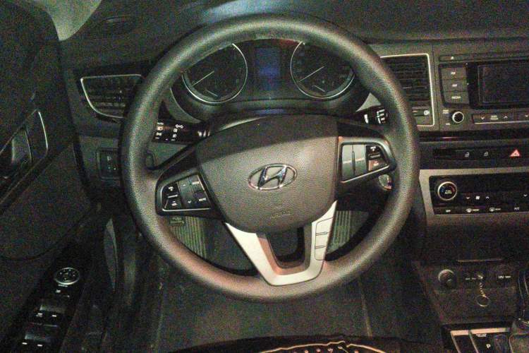 Used Hyundai Mistra 2014 1.8L Automatic Smart GLS Steering Wheel