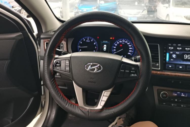 Used Hyundai Mistra 2014 1.8L Automatic Deluxe DLX Model Steering Wheel