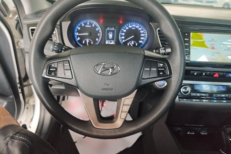 Used Hyundai Mistra 2014 1.8L Automatic Smart GLS Steering Wheel