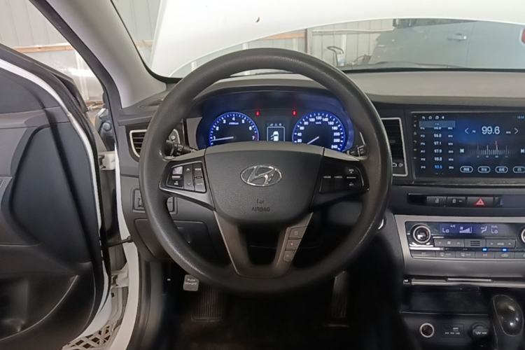 Used Hyundai Mistra 2014 1.8L Automatic Smart GLS Steering Wheel