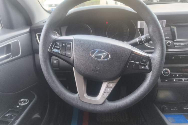 Used Hyundai Mistra 2014 1.8L Automatic Smart GLS Steering Wheel