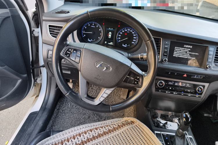 Used Hyundai Mistra 2014 1.8L Automatic Deluxe DLX Model Steering Wheel