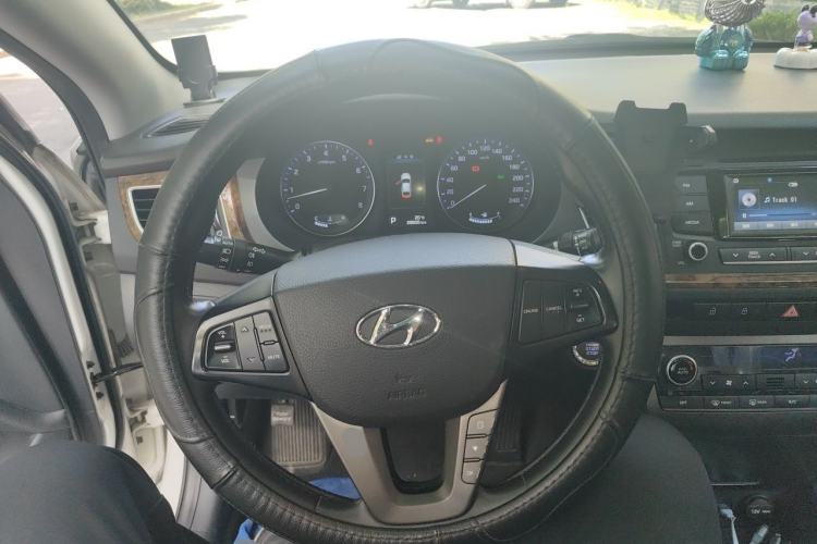 Used Hyundai Mistra 2014 1.8L Automatic Deluxe DLX Model Steering Wheel