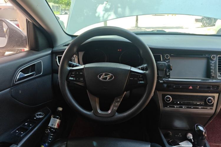 Used Hyundai Mistra 2014 1.8L Automatic Smart GLS Steering Wheel