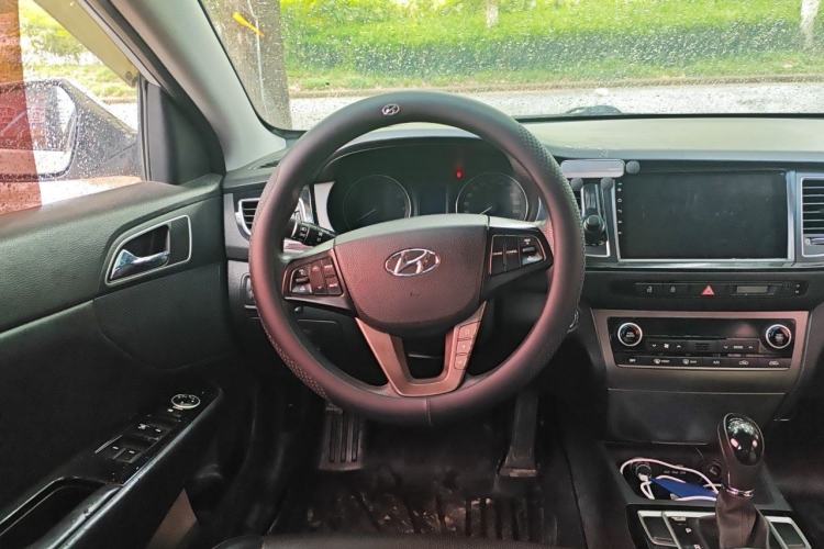 Used Hyundai Mistra 2014 1.8L Automatic Smart GLS Steering Wheel