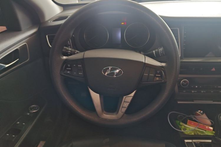 Used Hyundai Mistra 2014 1.8L Automatic Smart GLS Steering Wheel