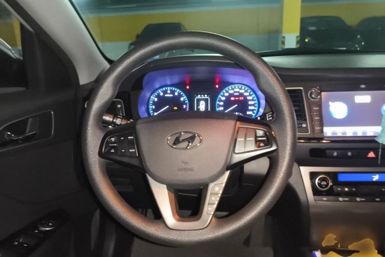Used Hyundai Mistra 2014 1.8L Automatic Smart GLS Steering Wheel