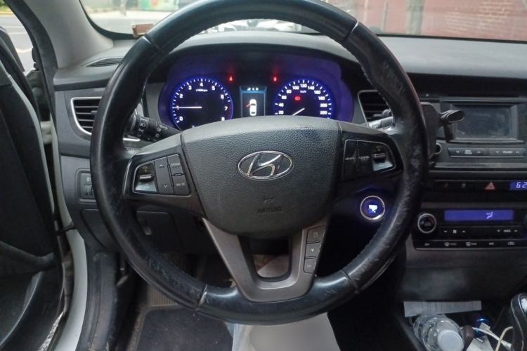 Used Hyundai Mistra 2014 1.8L Automatic Deluxe DLX Model Steering Wheel