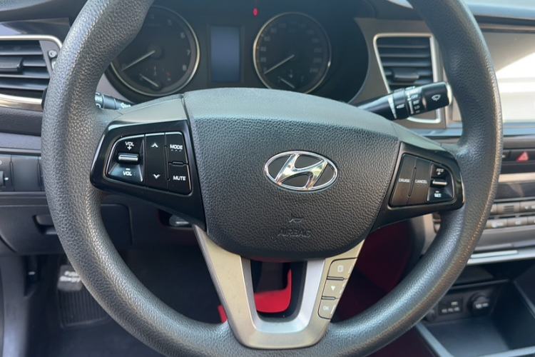 Used Hyundai Mistra 2014 1.8L Automatic Smart GLS Steering Wheel