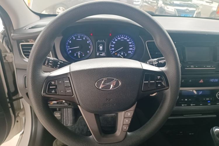 Used Hyundai Mistra 2014 1.8L Automatic Smart GLS Steering Wheel