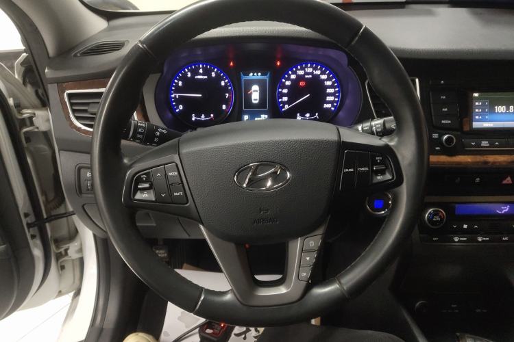 Used Hyundai Mistra 2014 1.8L Automatic Deluxe DLX Model Steering Wheel