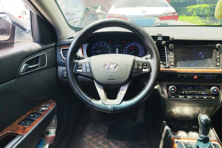 Used Hyundai Mistra 2014 1.8L Automatic Deluxe DLX Model Steering Wheel