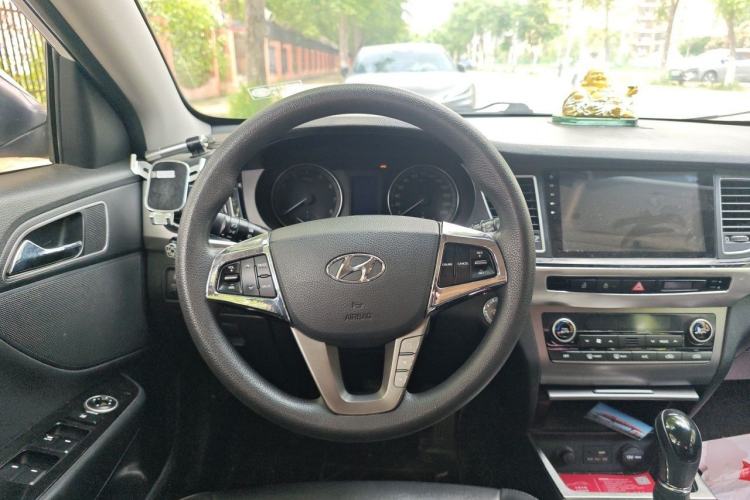 Used Hyundai Mistra 2014 1.8L Automatic Smart GLS Steering Wheel
