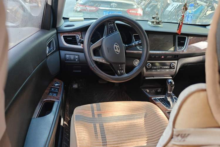 Used Hyundai Mistra 2014 1.8L Automatic Deluxe DLX Model Steering Wheel